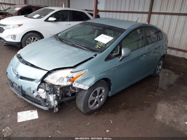 2015 Toyota PRIUS photo 2