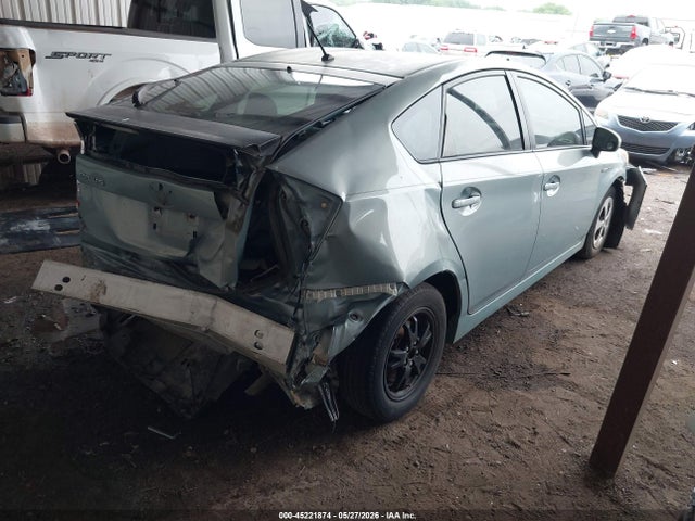 2015 Toyota PRIUS photo 4