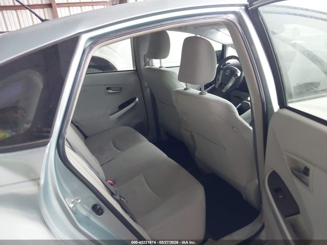 2015 Toyota PRIUS photo 8