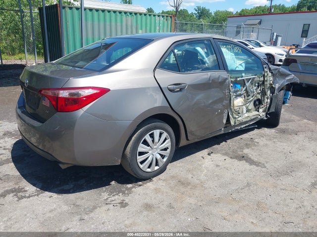 2017 Toyota COROLLA LE — фото 4
