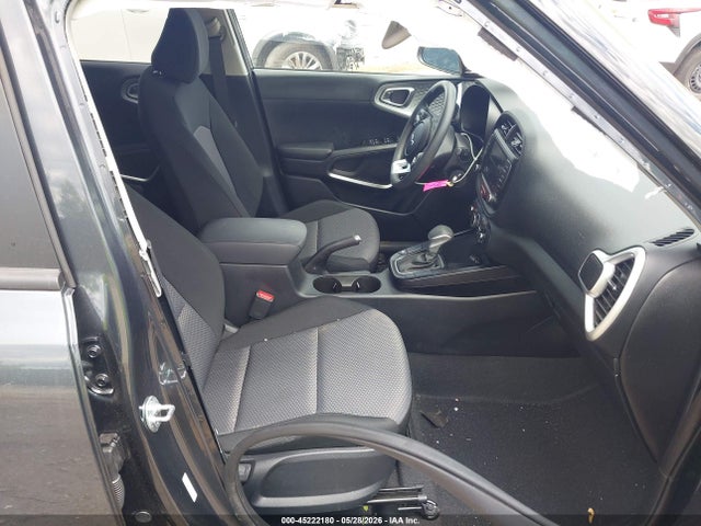 2025 KIA SOUL LX — фото 5