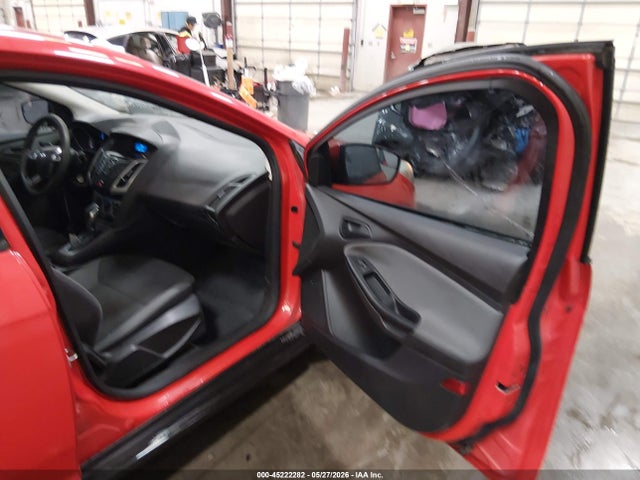 FORD FOCUS SE - 5