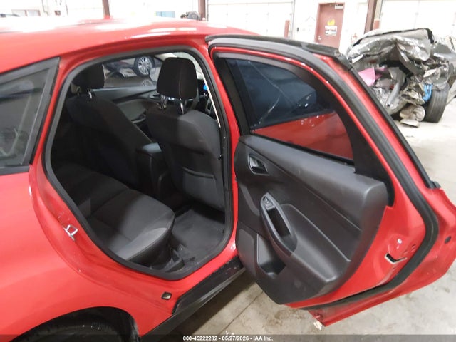 FORD FOCUS SE - 8
