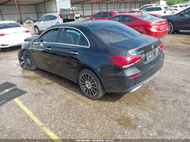 2020 Mercedes-BENZ A 220 photo 3
