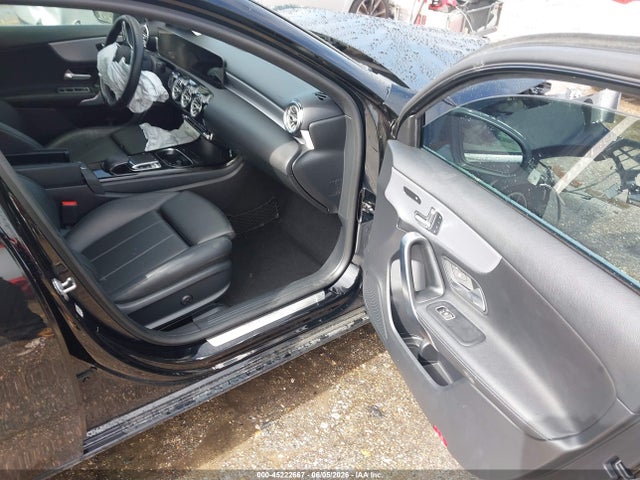 2020 Mercedes-BENZ A 220 photo 5
