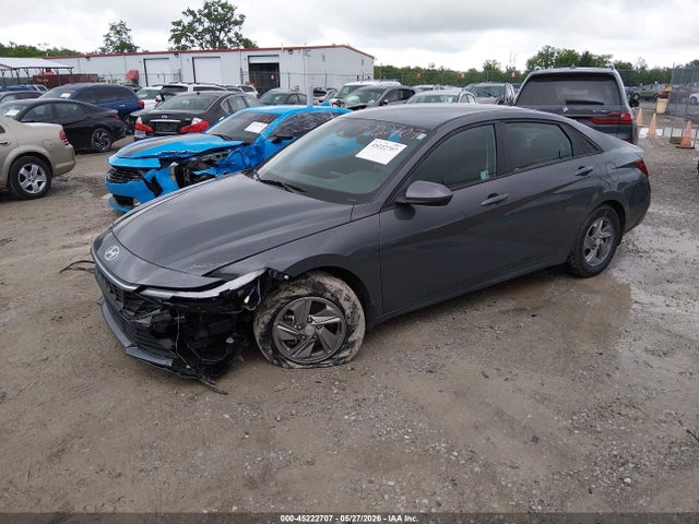 2025 Hyundai ELANTRA SE 照片 2