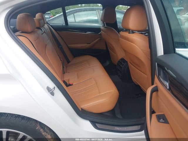 صورة 8 لـ 2019 BMW 540I