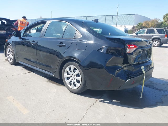2023 Toyota COROLLA LE photo 3