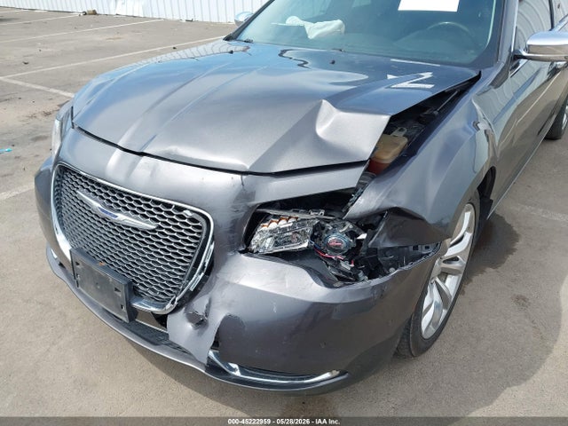 صورة 6 لـ 2016 Chrysler 300C