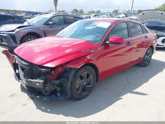 صورة 2 لـ 2021 Hyundai ELANTRA SEL