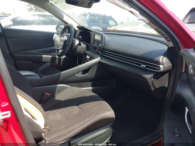صورة 5 لـ 2021 Hyundai ELANTRA SEL