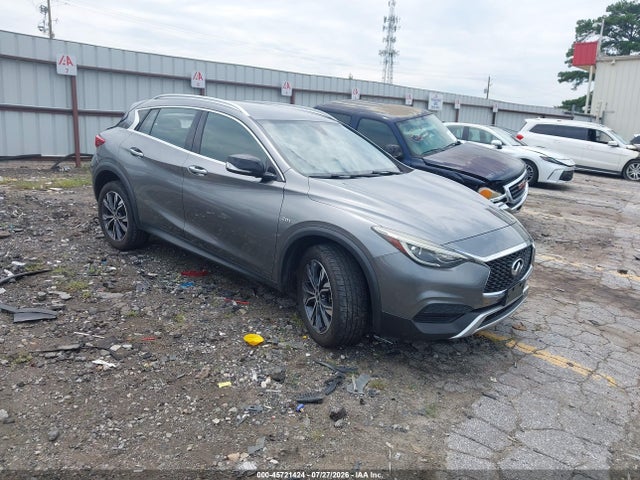 2017 INFINITI QX30 LUXURY