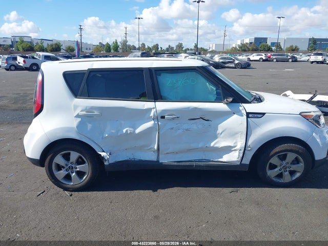 2017 KIA SOUL photo 6
