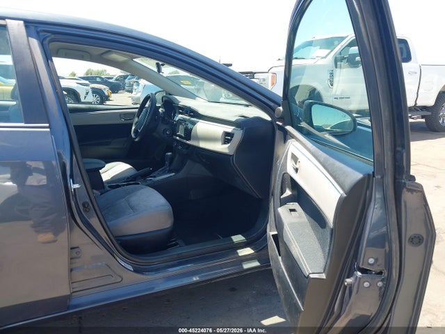 2015 Toyota COROLLA LE photo 5