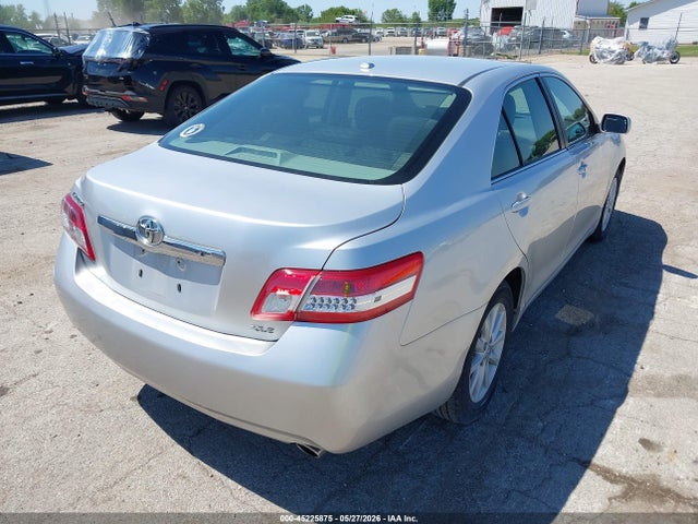 صورة 4 لـ 2010 Toyota CAMRY XLE