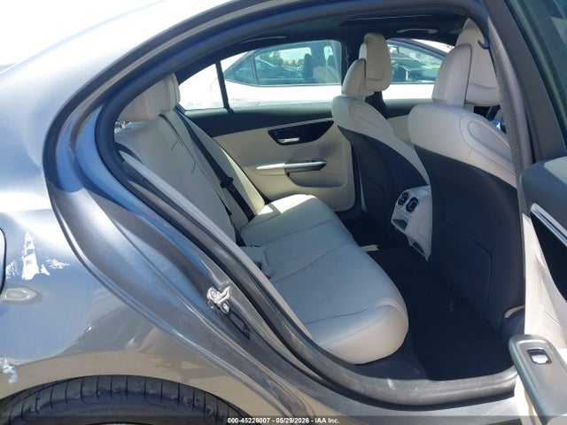 صورة 8 لـ 2024 Mercedes-BENZ C 300