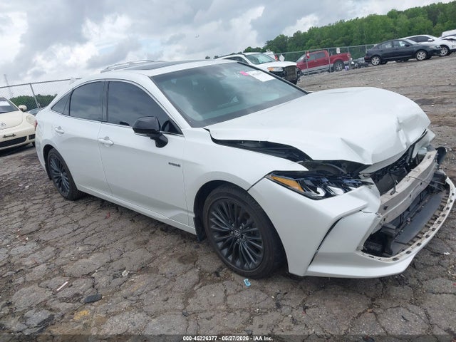 2019 TOYOTA AVALON XSE