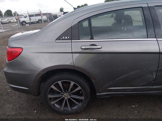 2013 Chrysler 200 TOURING 缩略图 18