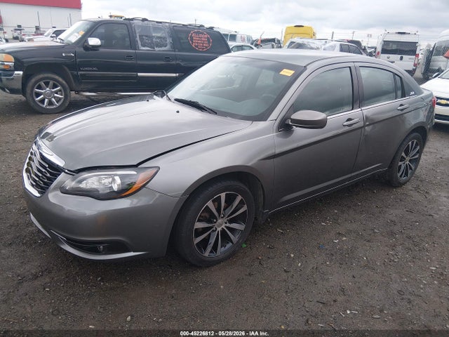 2013 Chrysler 200 TOURING 照片 2