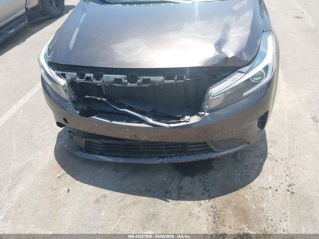 صورة مصغرة 12 لـ 2017 KIA FORTE LX