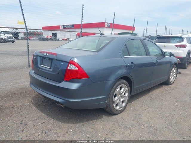 FORD FUSION SE - 4