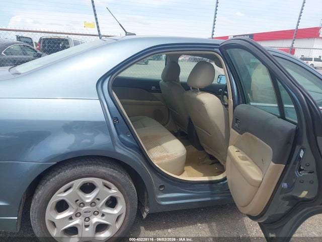 FORD FUSION SE - 8