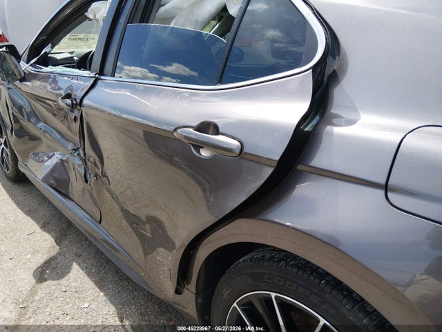 صورة 6 لـ 2021 Toyota CAMRY SE
