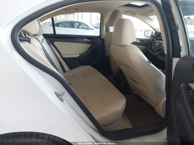صورة 8 لـ 2015 Volkswagen JETTA 2.0L TDI SEL