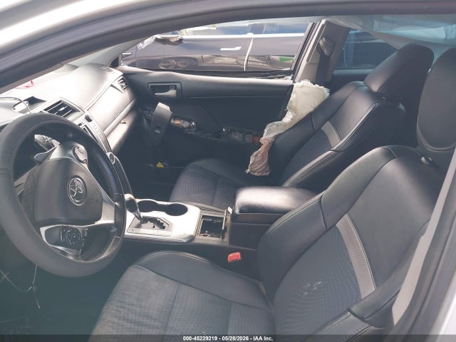 2014 Toyota CAMRY SE photo 5