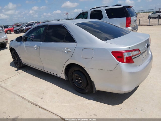 2014 Toyota CAMRY LE 照片 3