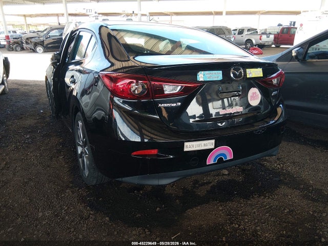 2018 Mazda MAZDA3 TOURING photo 3