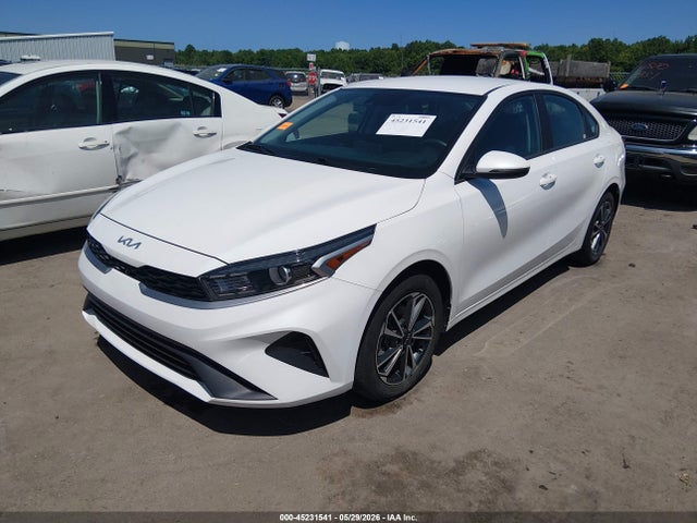 2023 KIA FORTE LXS photo 2