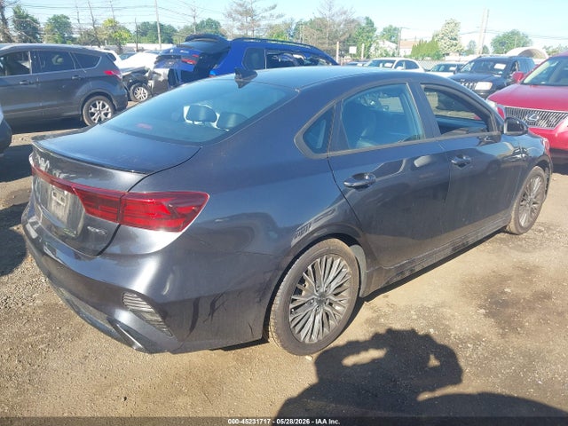2023 KIA FORTE GT-LINE photo 4