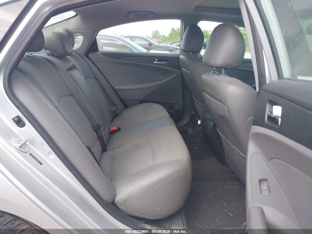 صورة 8 لـ 2013 Hyundai SONATA SE