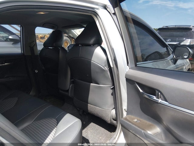 2021 Toyota CAMRY SE photo 8