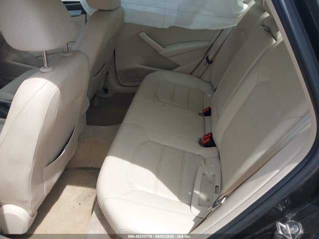 صورة 8 لـ 2015 Volkswagen PASSAT 1.8T WOLFSBURG EDITION
