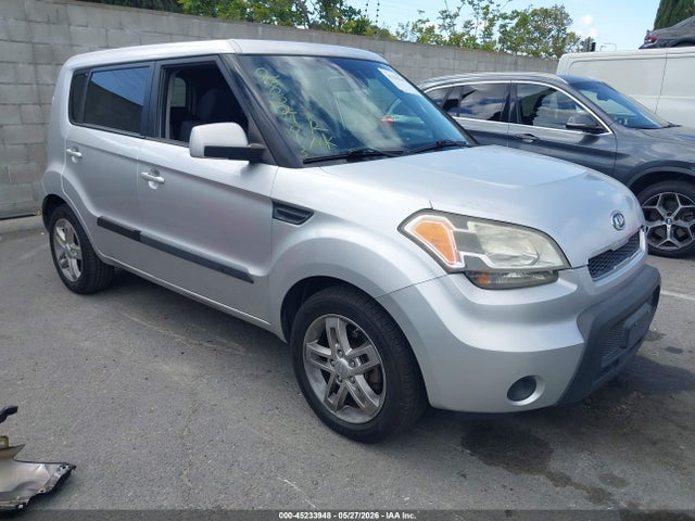 2011 KIA SOUL +