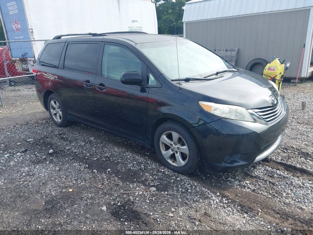 2012 TOYOTA SIENNA LE V6 8 PASSENGER