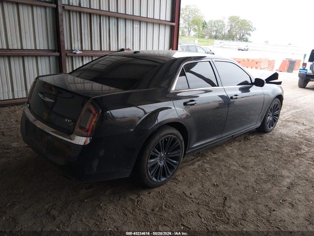 2014 Chrysler 300 300S — фото 4