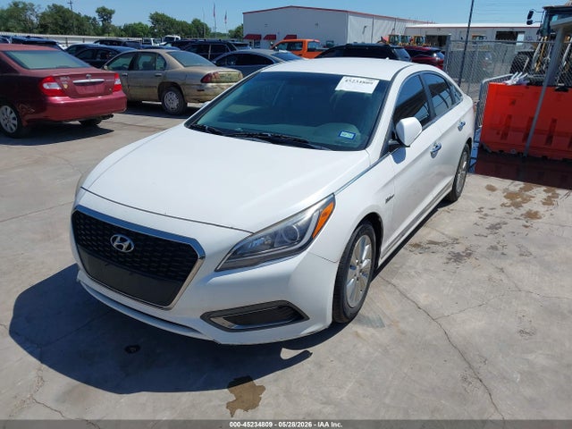 2016 Hyundai SONATA HYBRID SE — фото 2