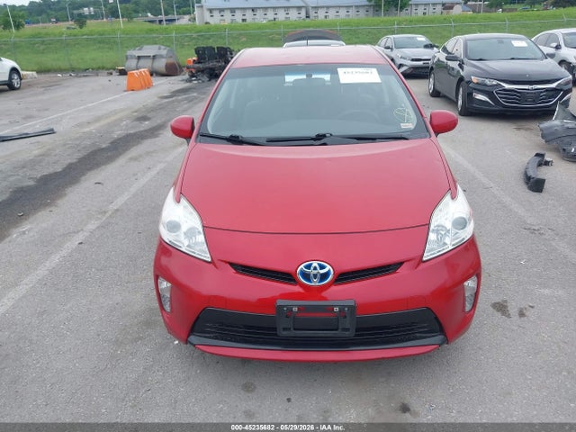2015 Toyota PRIUS TWO — миниатюра 12