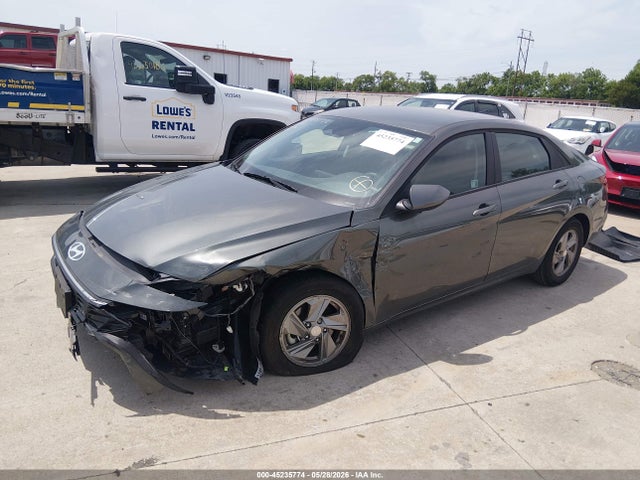 صورة 2 لـ 2025 Hyundai ELANTRA SE