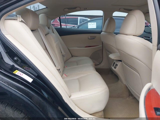 صورة 8 لـ 2011 Lexus ES 350