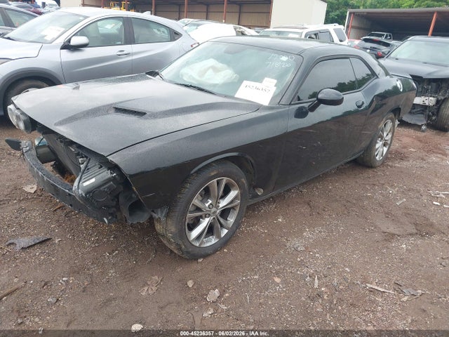 2022 Dodge CHALLENGER SXT AWD — фото 2