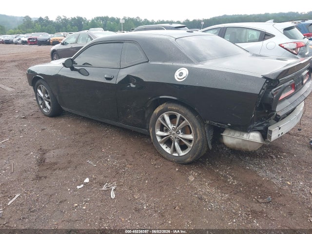 2022 Dodge CHALLENGER SXT AWD — фото 3
