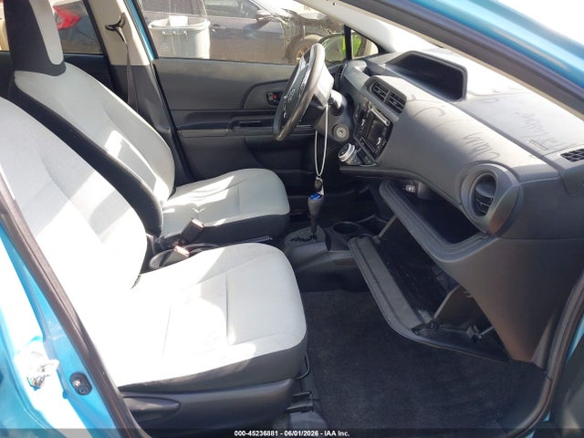 2015 Toyota PRIUS C FOUR/ONE/THREE/TWO 照片 5