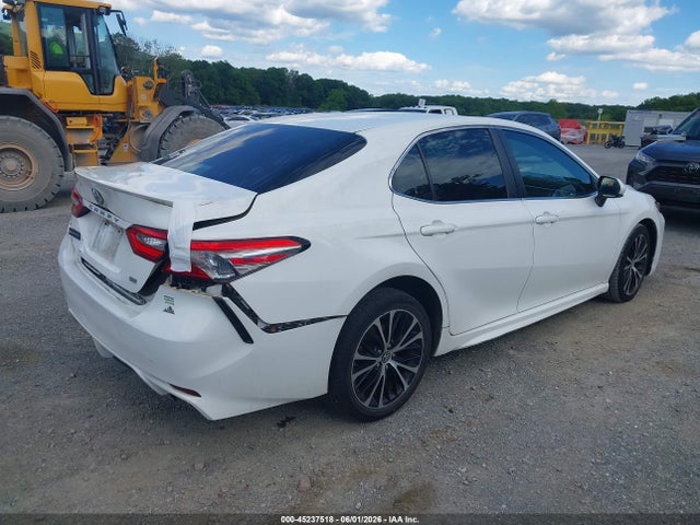 2018 Toyota CAMRY SE — фото 4