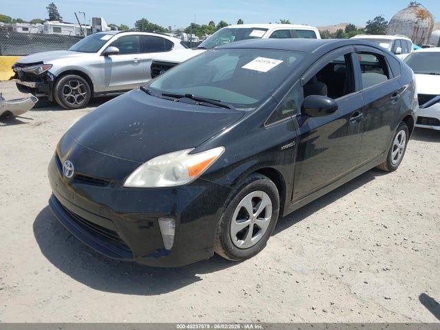 صورة 2 لـ 2013 Toyota PRIUS TWO