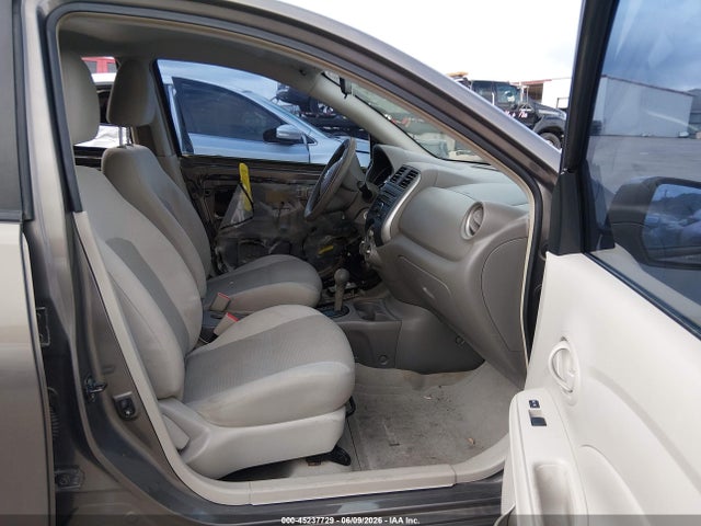 2012 Nissan VERSA 1.6 SV 照片 5