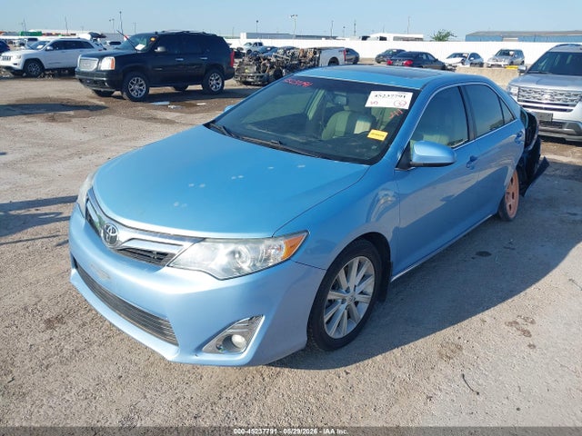 2013 Toyota CAMRY XLE V6 photo 2